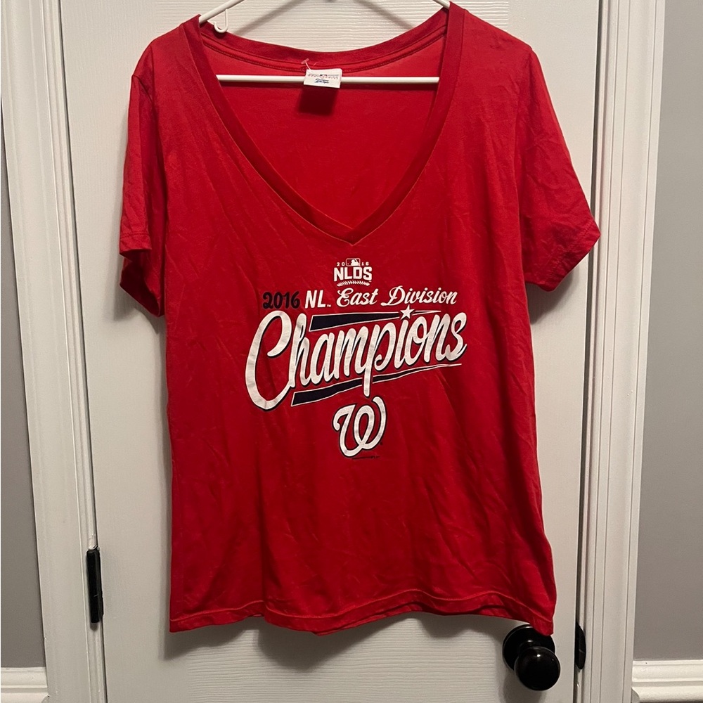 Women’s XL 2016 Washington Nationals East Division Championship V Neck - Picture 1 of 6